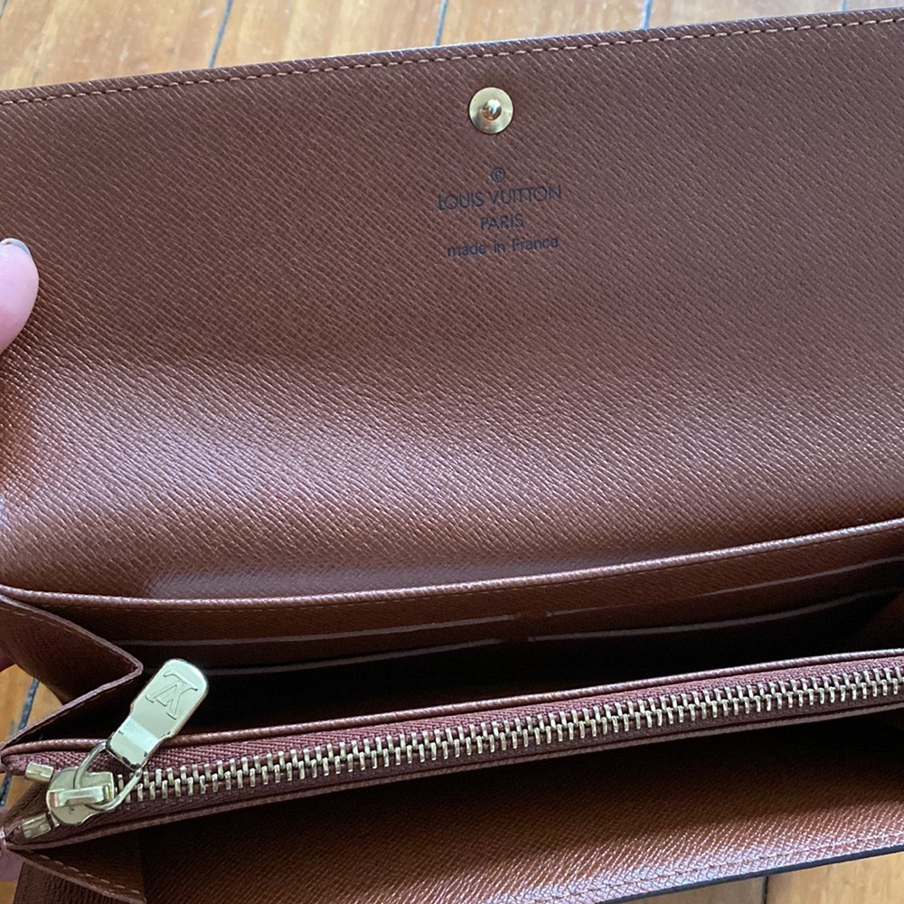 Louis Vuitton Sarah Wallet - Picture 9 of 10